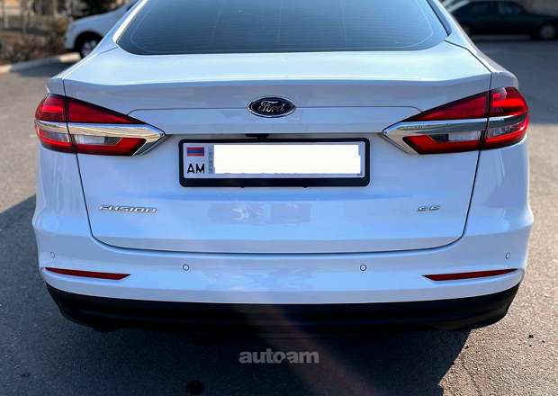 Ford Fusion 2020 — фото 10