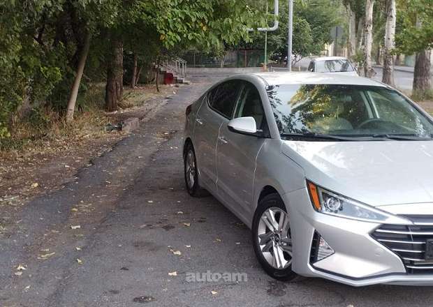 Hyundai Elantra