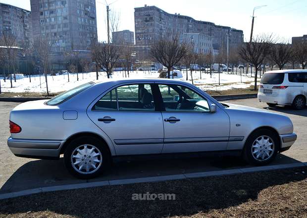 Mercedes-Benz E 320 1995 — photo 6