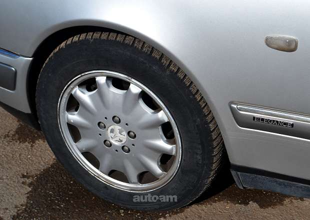 Mercedes-Benz E 320 1995 — photo 12