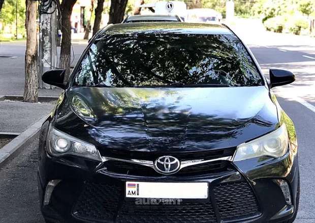 Toyota Camry 2015 — photo 2