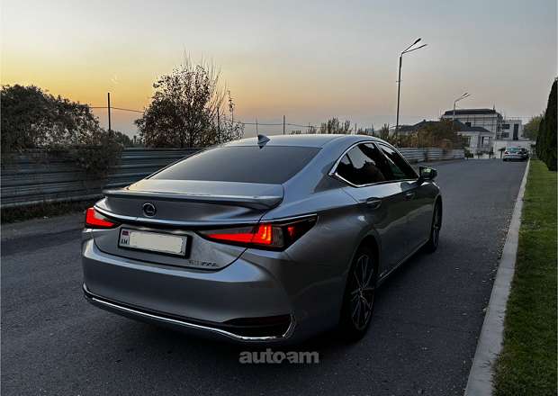 Lexus ES 300 2022 — լուսանկար 4
