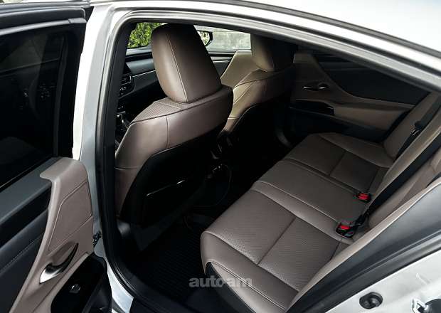 Lexus ES 300 2022 — լուսանկար 8