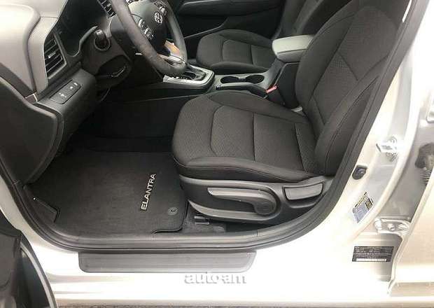 Hyundai Elantra 2020 — photo 11