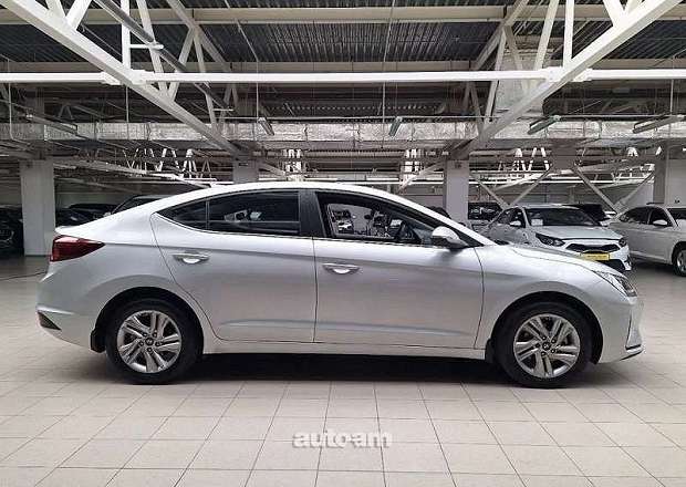 Hyundai Elantra 2020 — photo 8