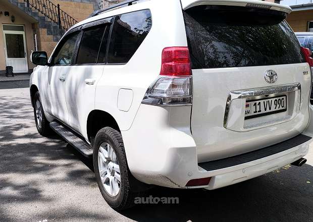Toyota Land Cruiser Prado 2010 — фото 2