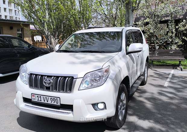 Toyota Land Cruiser Prado 2010 — фото 1