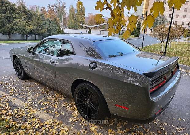Dodge Challenger 2019 — photo 13