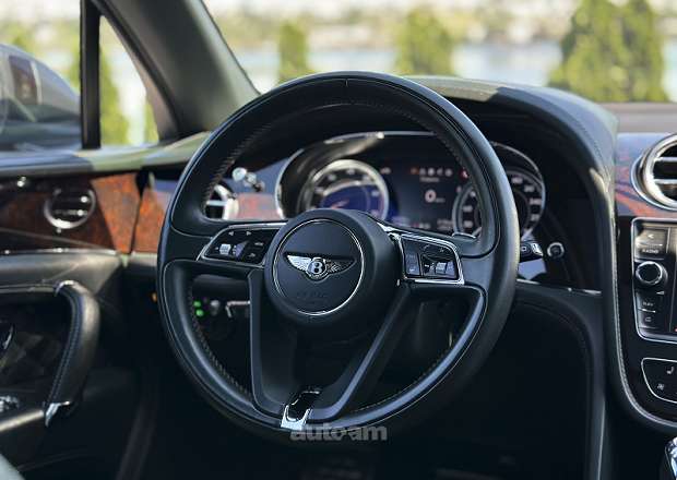 Bentley Bentayga 2016 — լուսանկար 11