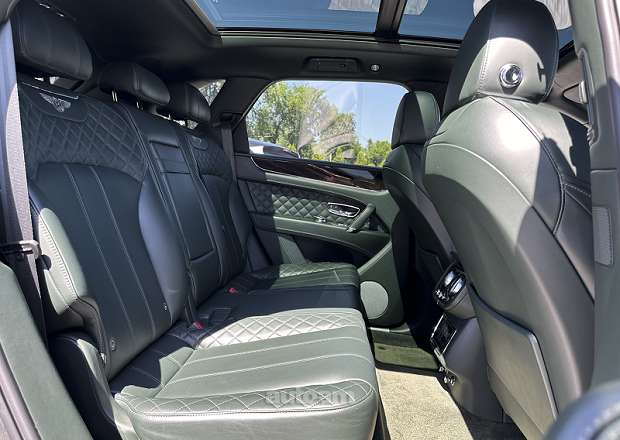 Bentley Bentayga 2016 — լուսանկար 9