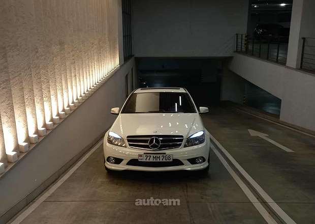 Mercedes-Benz C 300 2011 — լուսանկար 1