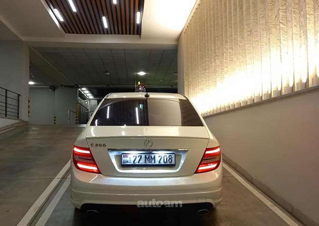 Mercedes-Benz C 300 2011 — լուսանկար 2