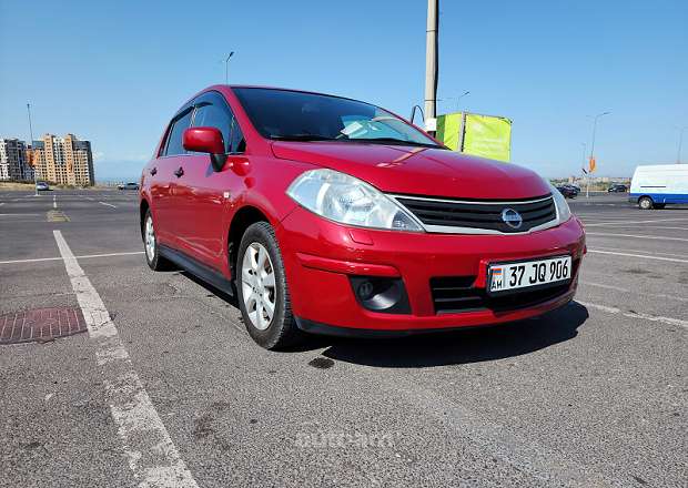 Nissan Tiida 2011 — լուսանկար 1