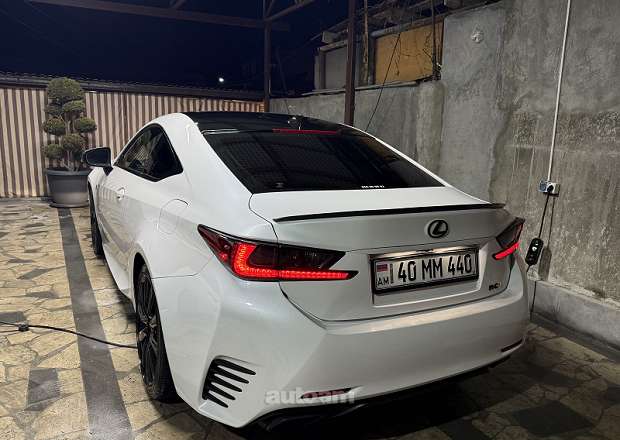 Lexus RC 200t