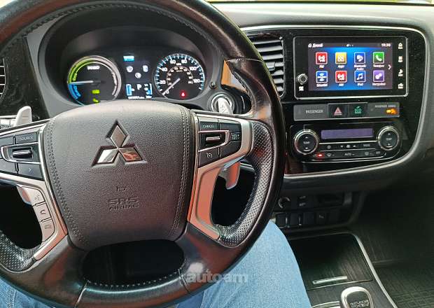 Mitsubishi Outlander PHEV 2018 — լուսանկար 12