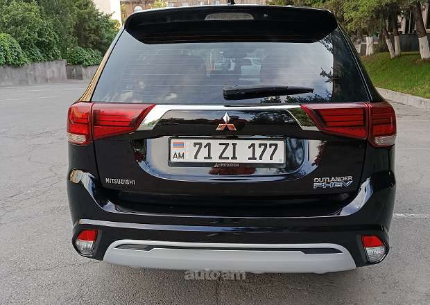 Mitsubishi Outlander PHEV 2018 — լուսանկար 9