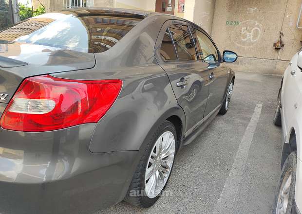 Suzuki Kizashi