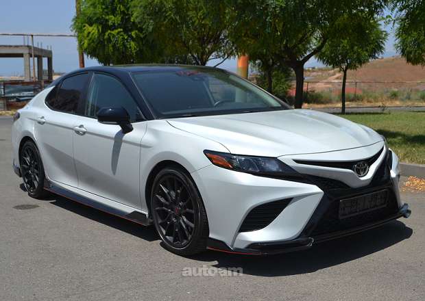 Toyota Camry 2021 — լուսանկար 3