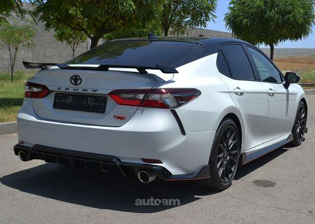 Toyota Camry 2021 — լուսանկար 13