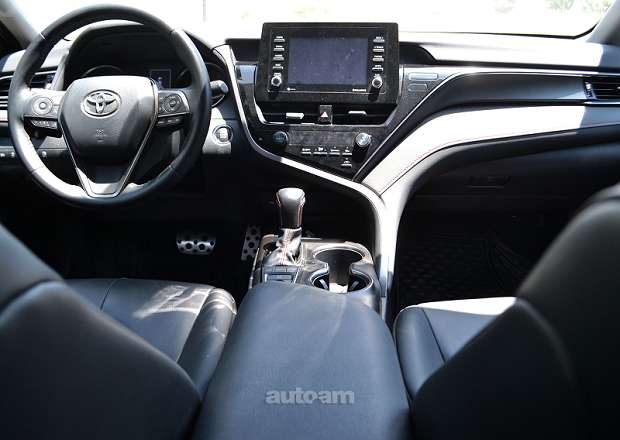 Toyota Camry 2021 — լուսանկար 7