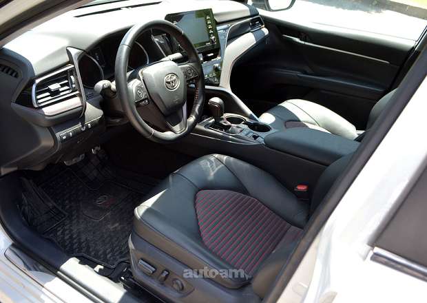 Toyota Camry 2021 — լուսանկար 10