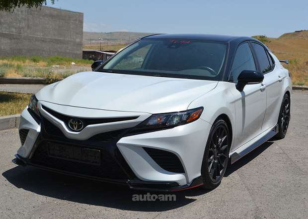 Toyota Camry 2021 — լուսանկար 1