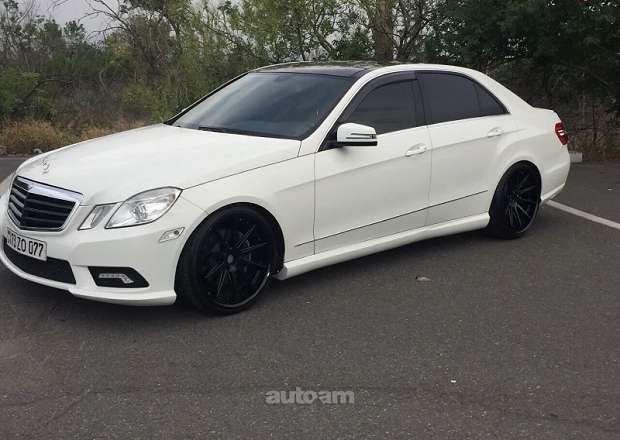 Mercedes-Benz E 350 2010 — photo 2