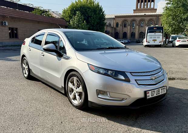 Chevrolet Volt 2014 — photo 1