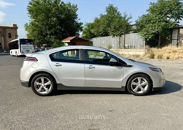 Chevrolet Volt 2014 — photo 2