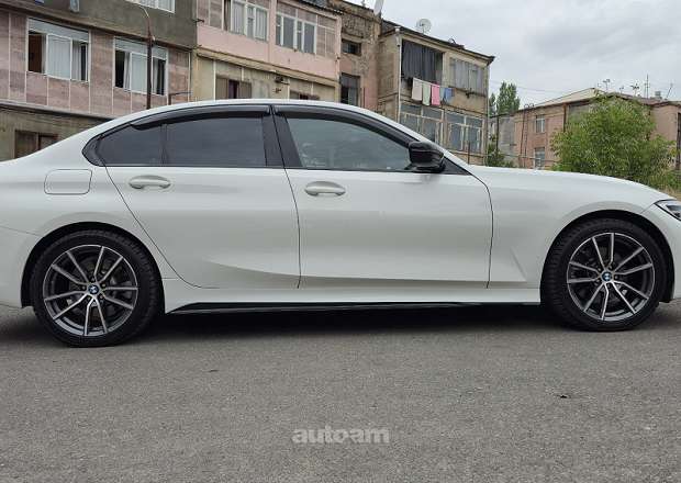 BMW 330 2019 — լուսանկար 1