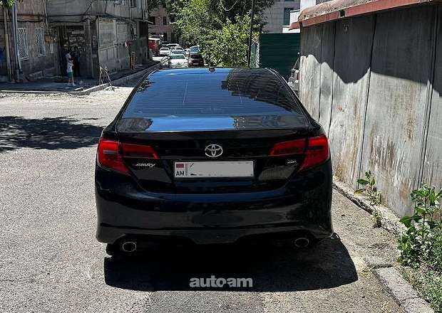 Toyota Camry 2013 — լուսանկար 3