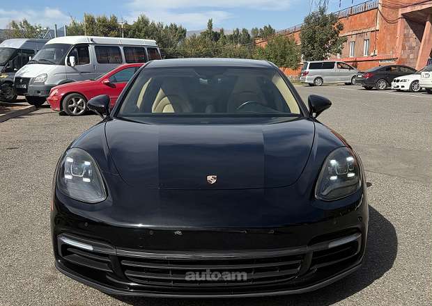 Porsche Panamera 2018 — photo 1