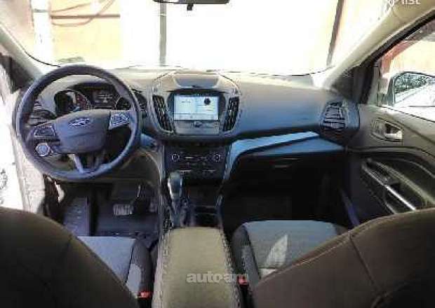 Ford Escape 2019 — լուսանկար 11