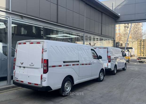 Wuling Yangguang EV Electric Van