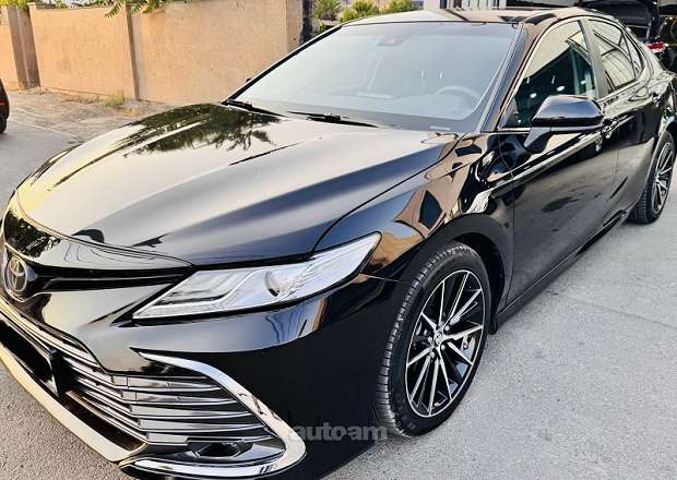 Toyota Camry 2021 — լուսանկար 1