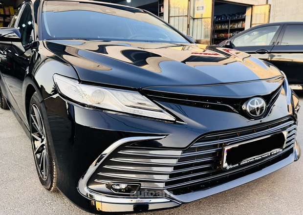 Toyota Camry 2021 — լուսանկար 2