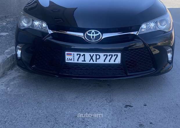 Toyota Camry 2017 — լուսանկար 1