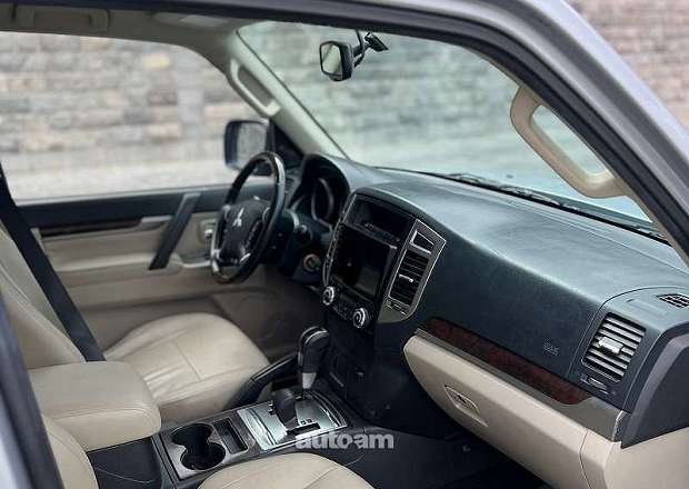 Mitsubishi Pajero 2017 — լուսանկար 6