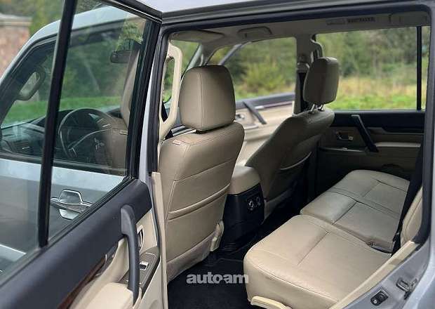 Mitsubishi Pajero 2017 — լուսանկար 7