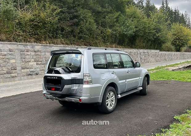 Mitsubishi Pajero 2017 — լուսանկար 2