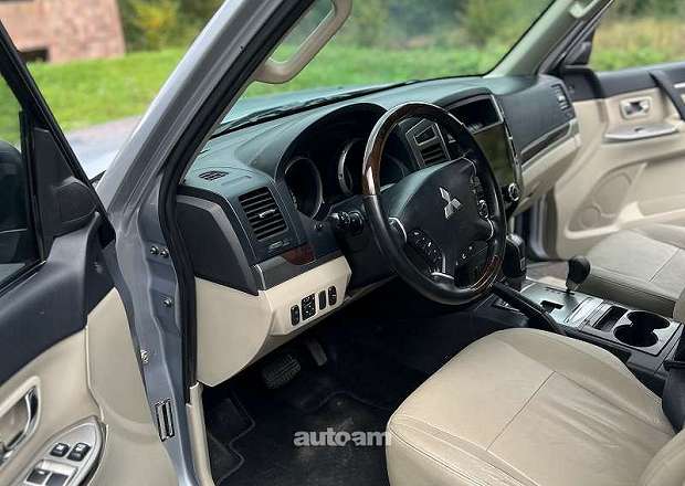 Mitsubishi Pajero 2017 — լուսանկար 5