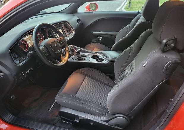 Dodge Challenger 2017 — photo 8