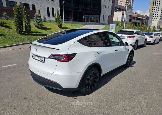 Tesla Model Y 2020 — photo 3
