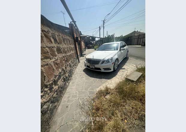 Mercedes-Benz E 350 2012 — լուսանկար 1