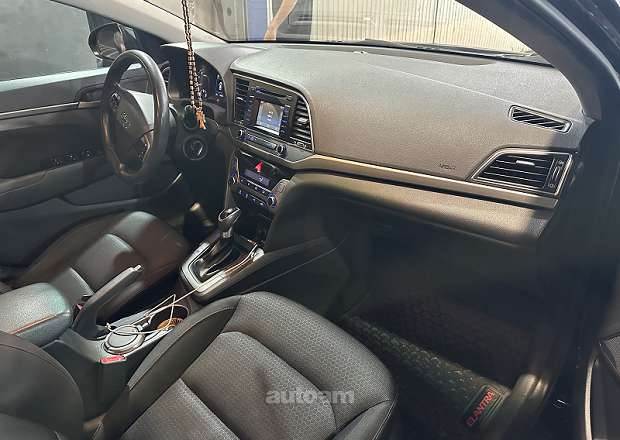 Hyundai Elantra 2017 — լուսանկար 6