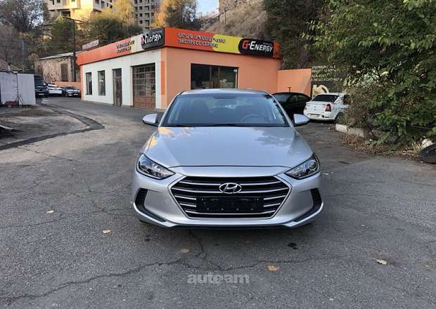 Hyundai Elantra 2018 — լուսանկար 2