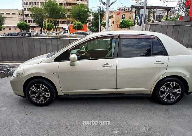 Nissan Tiida 2005 — photo 2