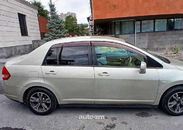 Nissan Tiida 2005 — photo 3