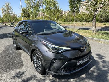 Toyota C-HR 2021 — миниатюра 1