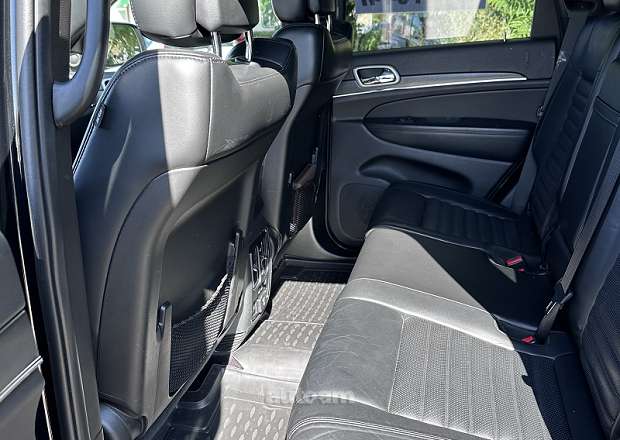 Jeep Grand Cherokee 2017 — լուսանկար 13